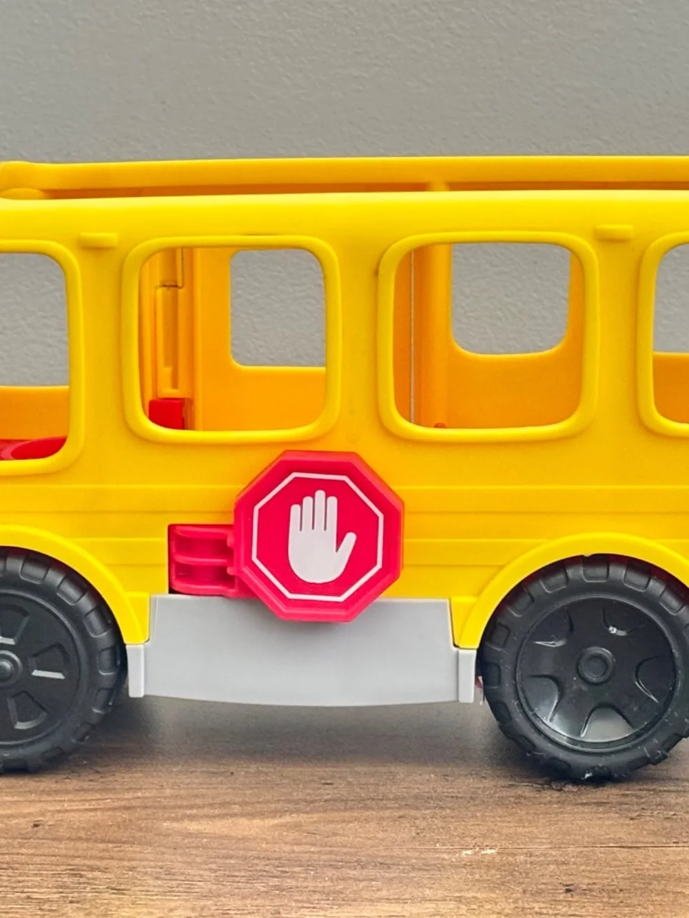 Fisher Price Little People School Bus Musical Lights 2016 EMILY Bus Driver WORKS